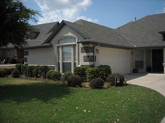2nd image of 627 W Park Dr
