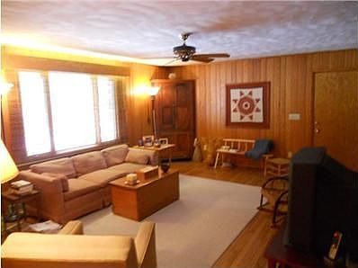 3rd image of 926 Golden Dr