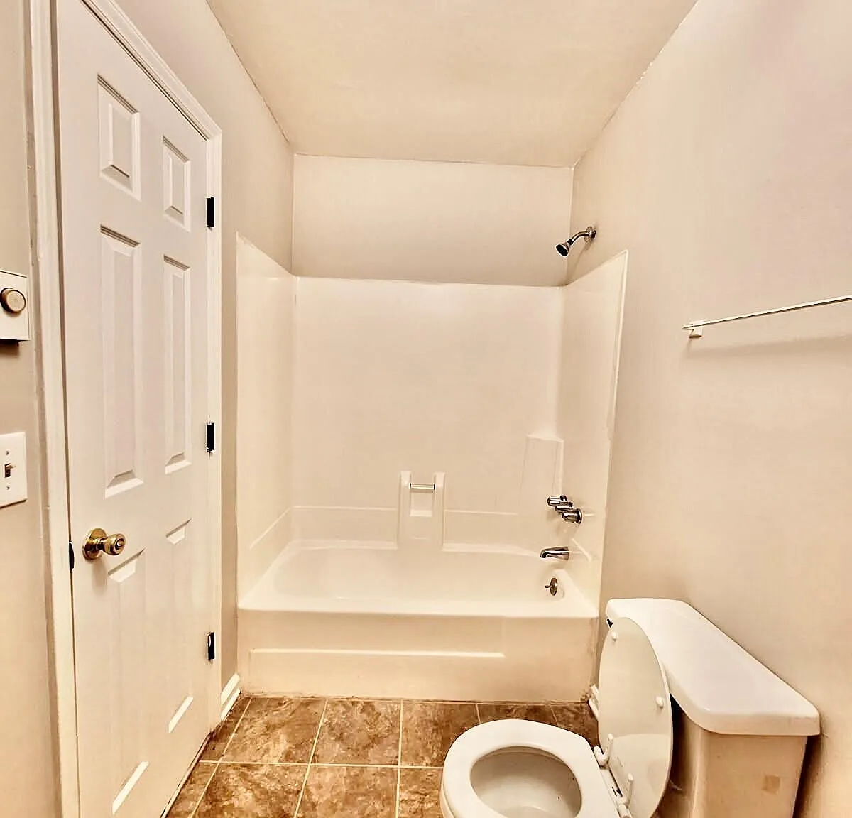 1 bed, 1.0 bath, $550 — Photo 4