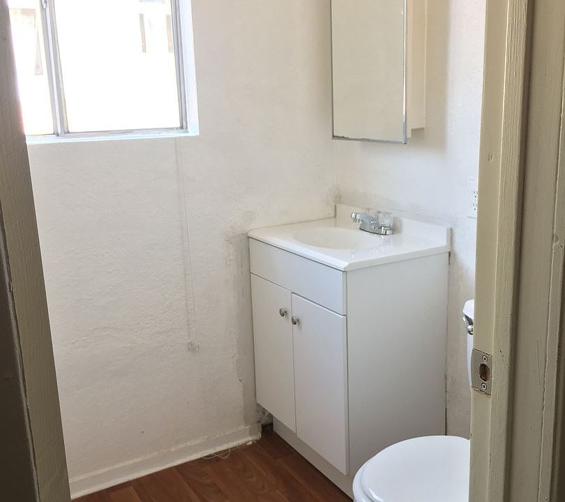 1st image of 1324 N G St APT C