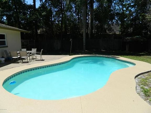 3rd image of 1233 Arden Ave