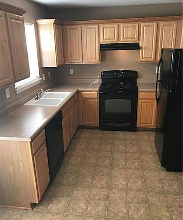 5th image of 1628 N 128th St