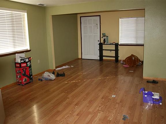 2nd image of 2358 Elm St