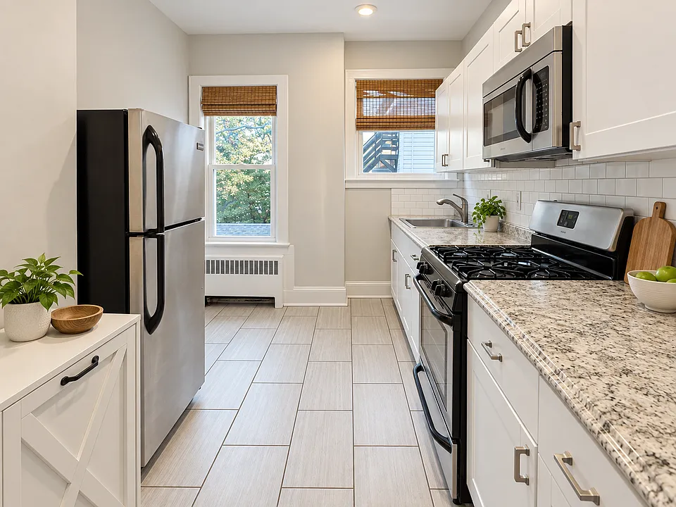 700 2nd Ave #4