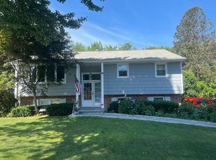 8 Pond Ridge Rd, Danbury, CT 06811