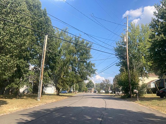 4th image of 3137 Towne Village Rd