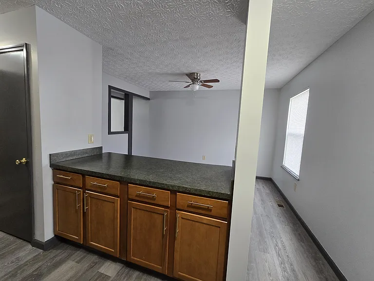 6048 Trowbridge Way — Photo 7