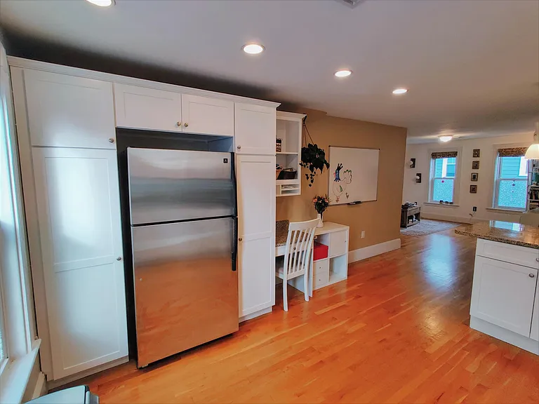 14 Edison Grn #3 — Photo 3