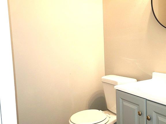 4th image of 1308 Larkfield Ln APT F