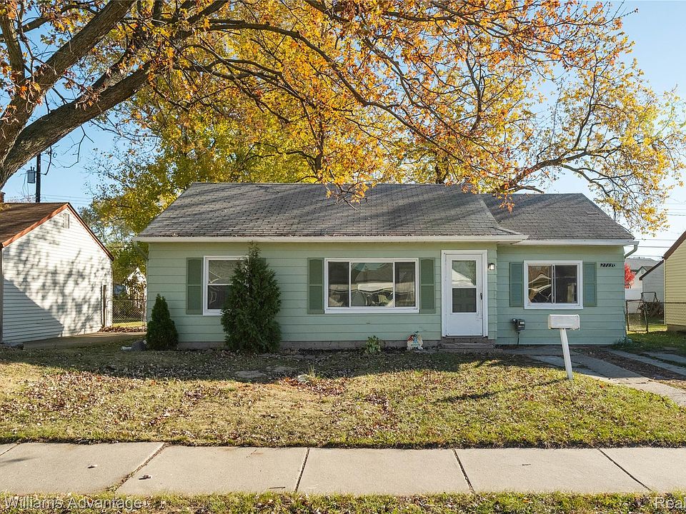 1st image of 27130 Woodmont St