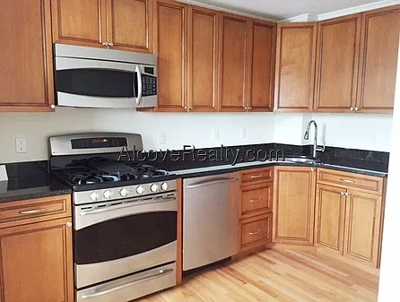 3 bed, 1.0 bath, $5,330 — Photo 3