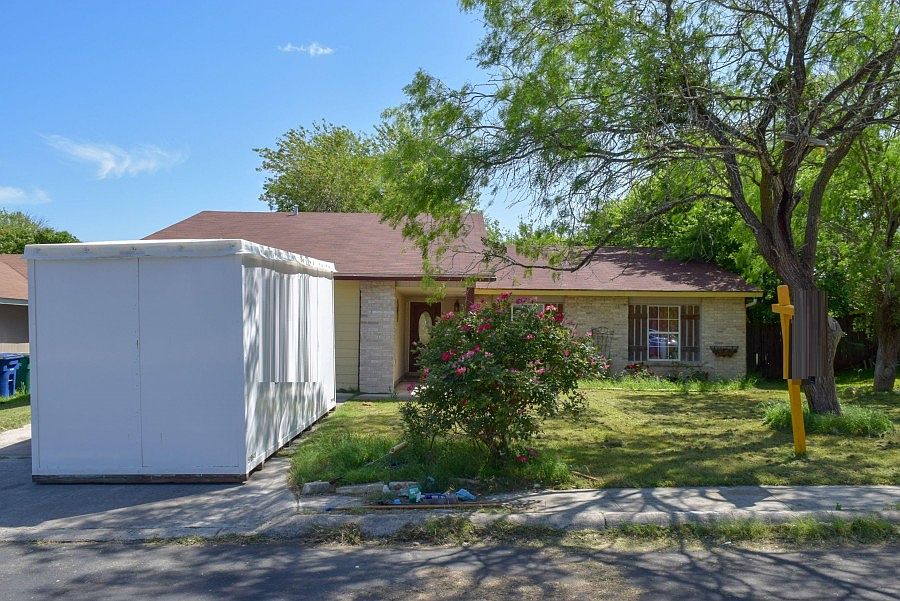 1st image of 15018 Breezy Bend Dr
