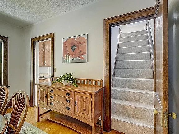 3rd image of 400 Leaf St