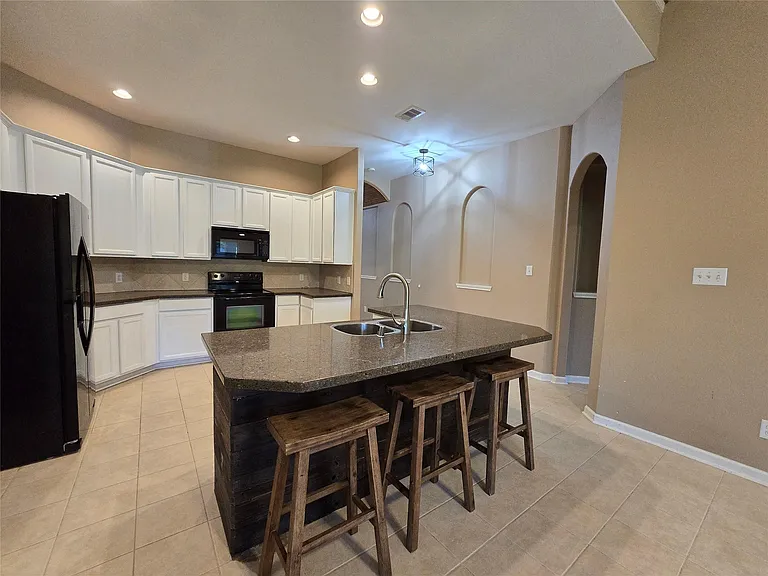 215 Danna St — Photo 12