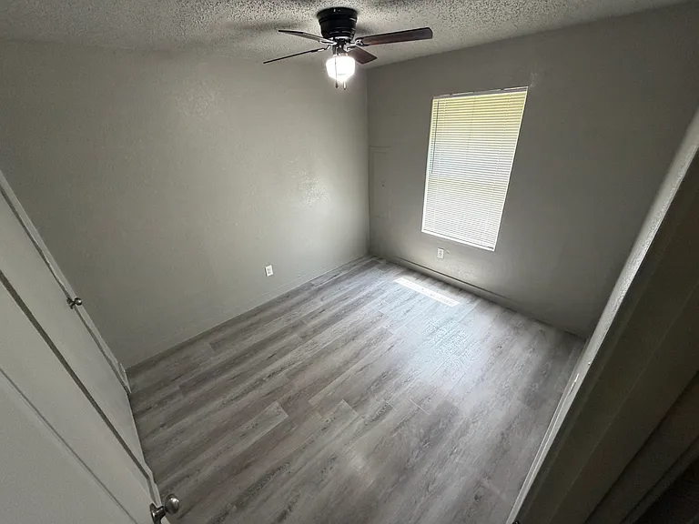 5001 Flamingo Rd — Photo 6