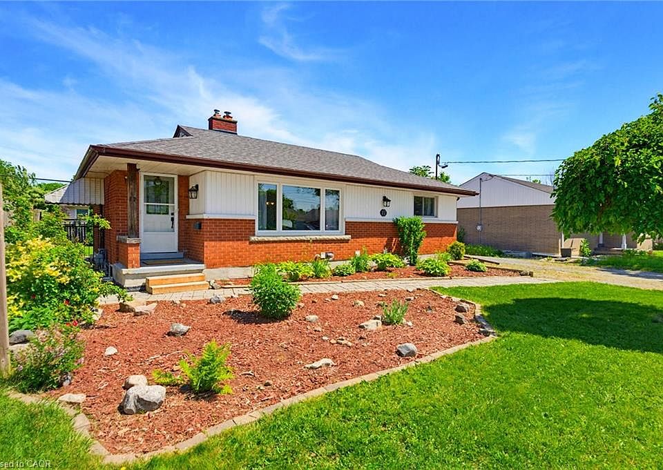 1st image of 17 Broadmore Ave