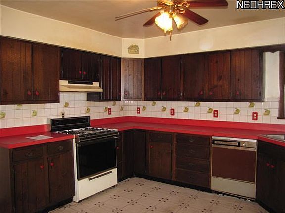 3rd image of 19702 Arrowhead Ave