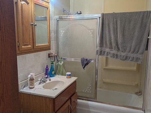 5th image of 208 S Cedar St