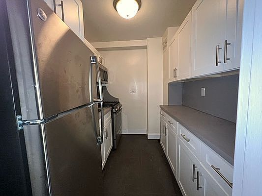 5th image of 2650 Ocean Pkwy APT 1B