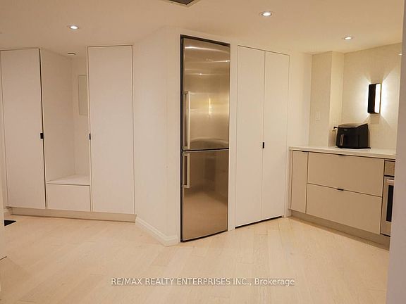 2nd image of 38 Elm St Unit 600