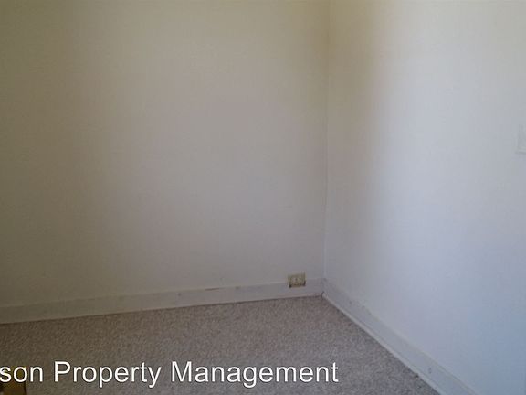 3rd image of 114A The Sq