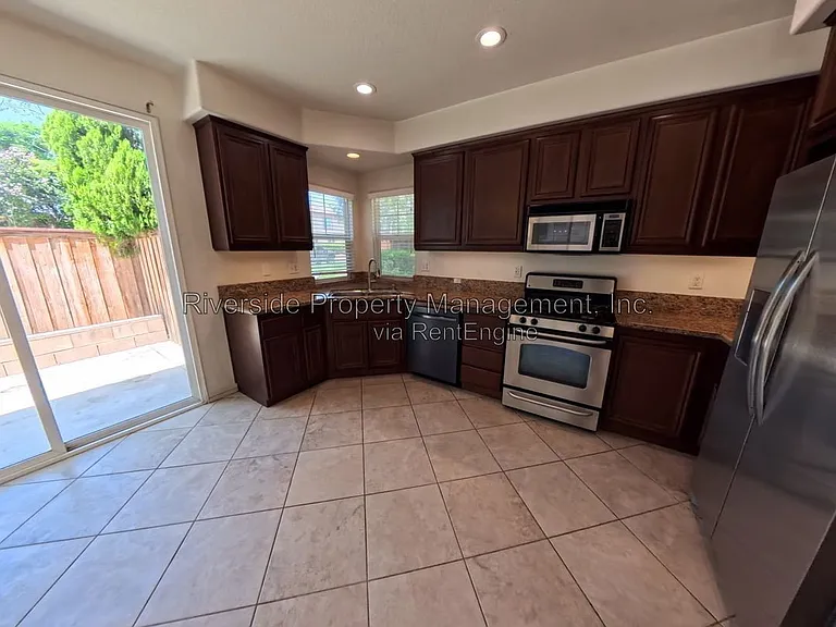4031 Cey Ct — Photo 37