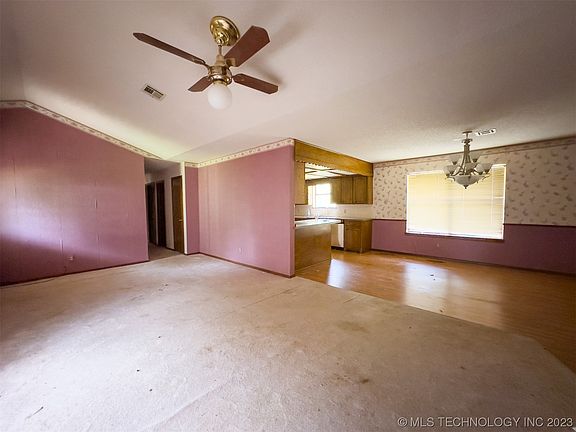 3rd image of 670 Big Hill Cir