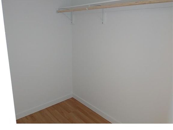 5th image of 524 W 102nd St