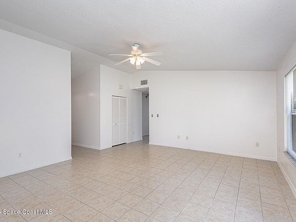 5th image of 3669 Valley Forge Dr
