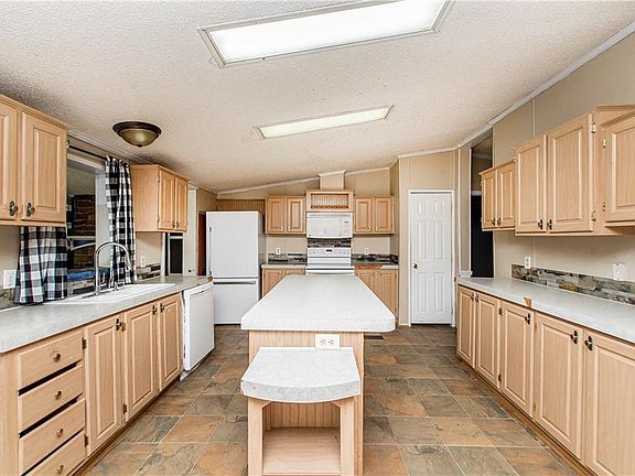 5th image of 17738 Nola Ln