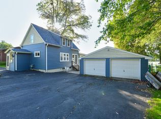 29100 Elm Island Dr, Waterford, WI 53185