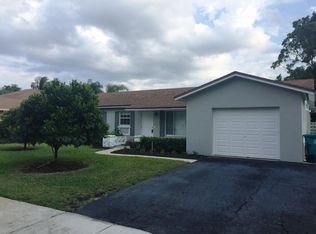 134 SE 26th Ave, Boynton Beach, FL 33435
