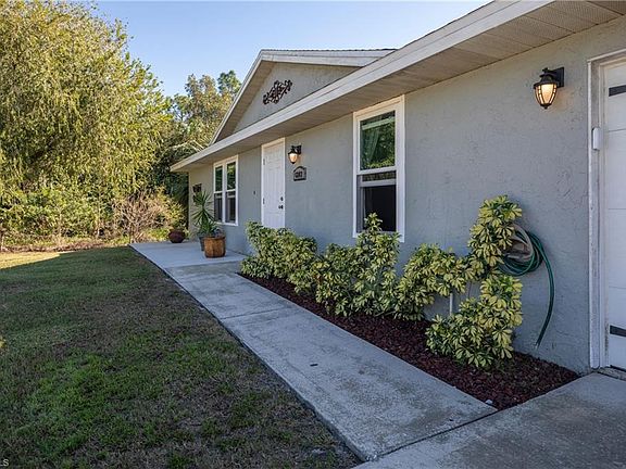 3rd image of 6802 Wolf Run Ln