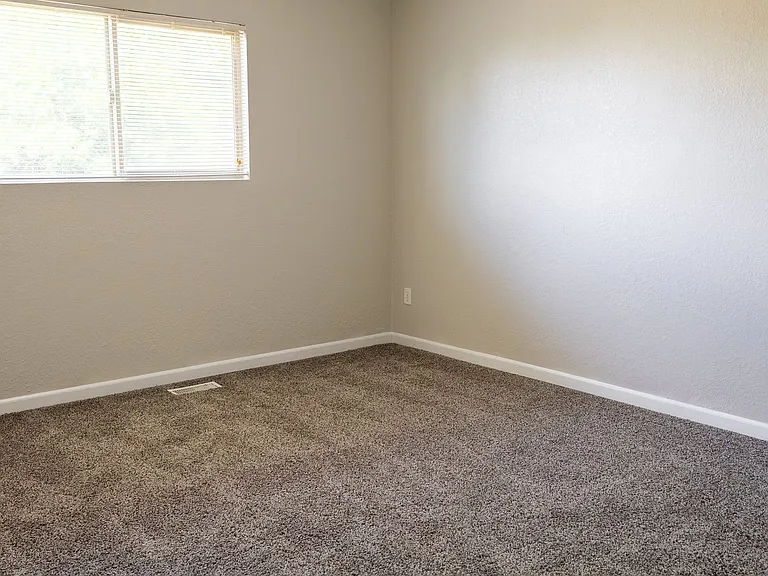 5418 Alta Loma Rd — Photo 43