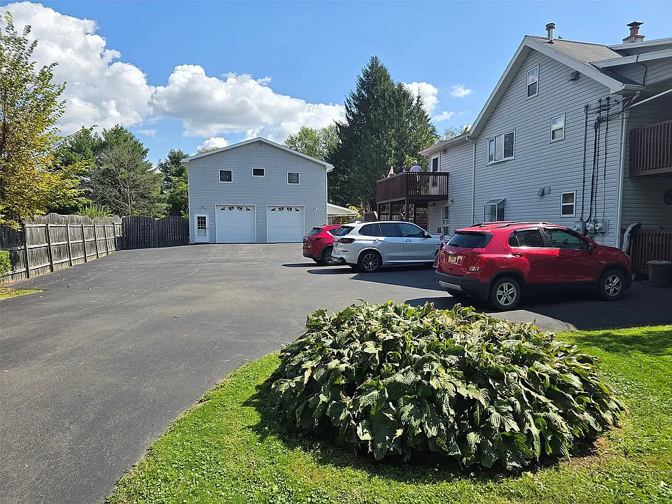 36 Acre Pl #2