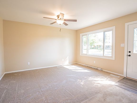 5th image of 8203 Park State Dr