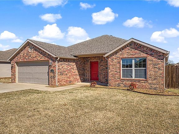 2nd image of 703 Olivia Ln