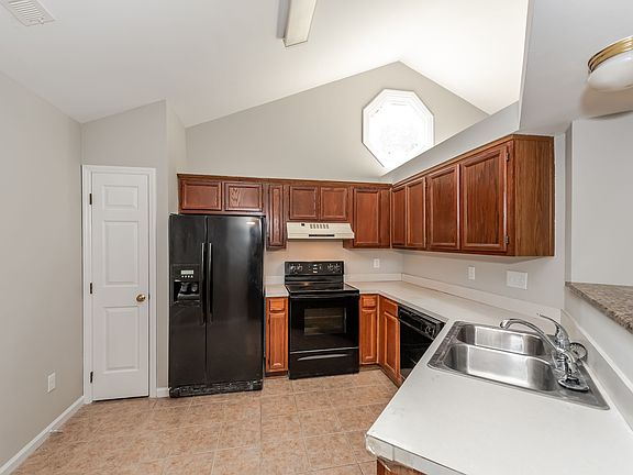 3rd image of 10914 Whittersham Dr