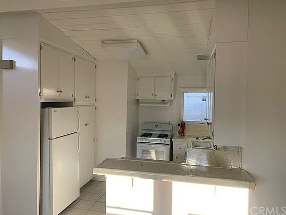 3rd image of 518 1/2 Larkspur Ave