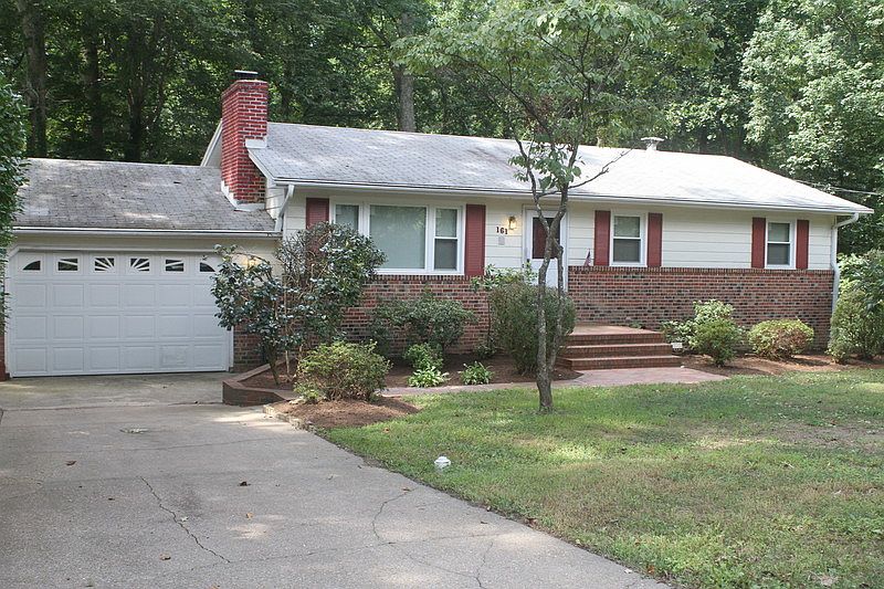 Front Yard : Front Yard