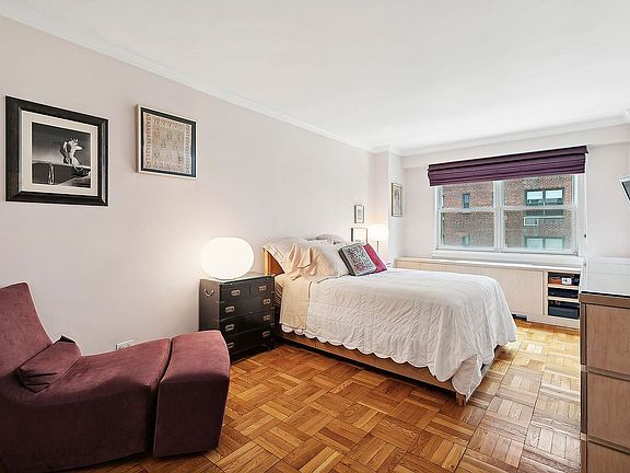 4th image of 101 W 12th St APT 4S