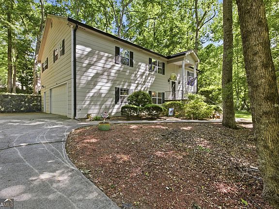 2nd image of 325 Springwood Dr