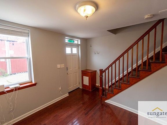 5th image of 427 S Durham St