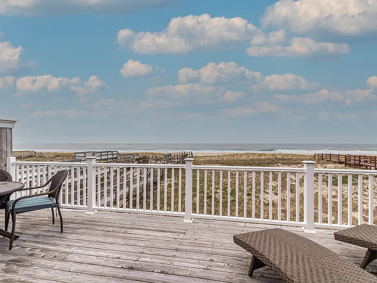 943 Dune Rd — Photo 4