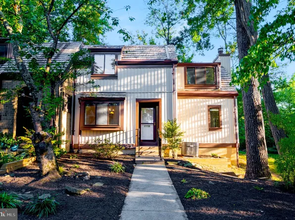 1501 Scandia Cir, Reston, VA 20190