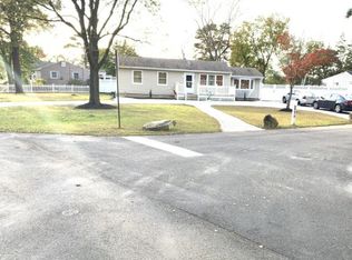 229 Orangewood Ct, Brick, NJ 08723