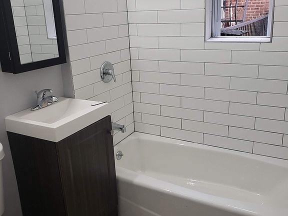 5th image of 246 Summit Ave APT 404