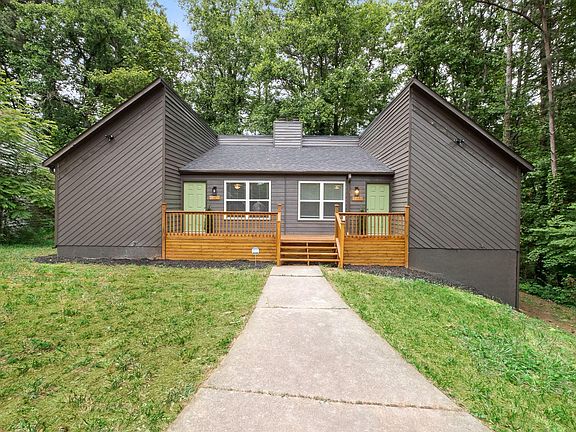 2nd image of 2871 Lakemont Dr SW