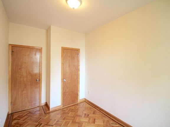 5th image of 2330 29th Ave APT 1R
