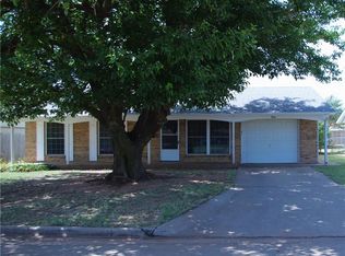 924 Hazel St, Altus, OK 73521